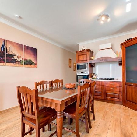 Modern Seaside 2 Bedroom Penthouse With Sea Views St. Paul's Bay Exterior photo