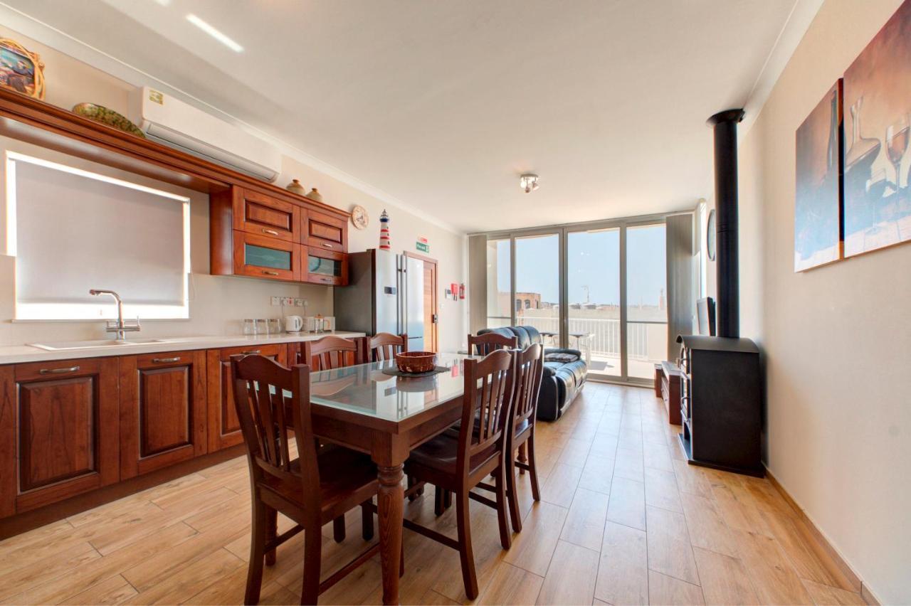 Modern Seaside 2 Bedroom Penthouse With Sea Views St. Paul's Bay Exterior photo