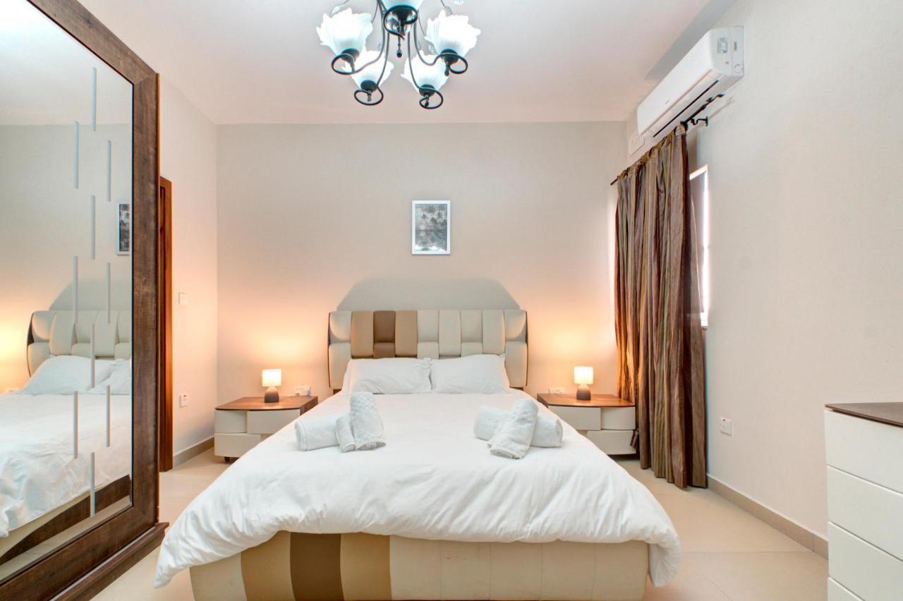 Modern Seaside 2 Bedroom Penthouse With Sea Views St. Paul's Bay Exterior photo